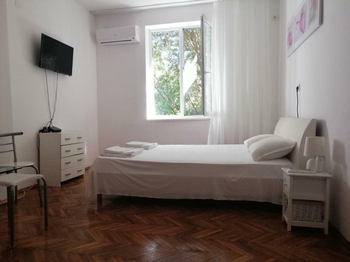 דירות בורגאס Top Location Near To City Center And Sea Garden מראה חיצוני תמונה